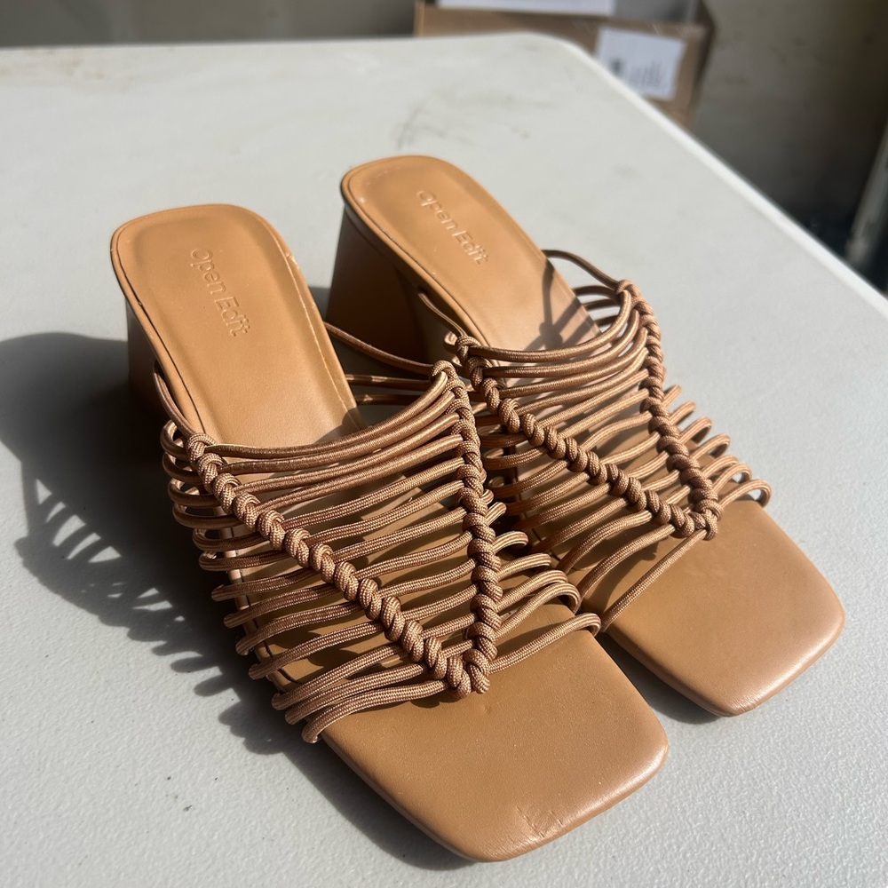 Joyce Heels Tan Woven Mules
